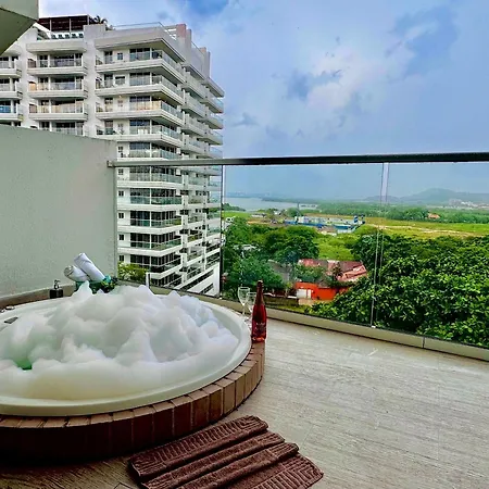 Apartamento 2 Dormitorios. Jacuzzi Y Vista Mar *